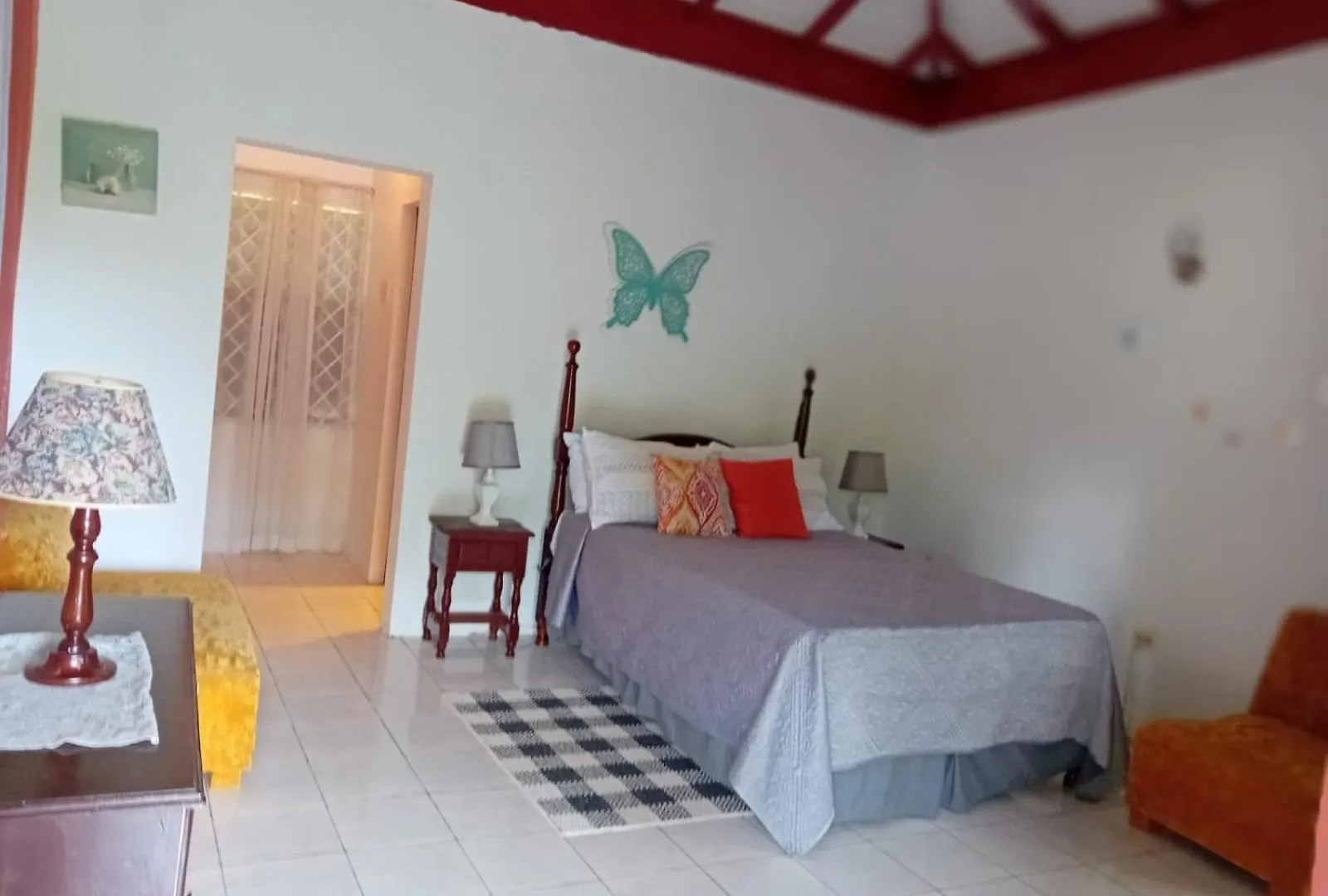 Marge'S Vacation Rentals Negril Inn