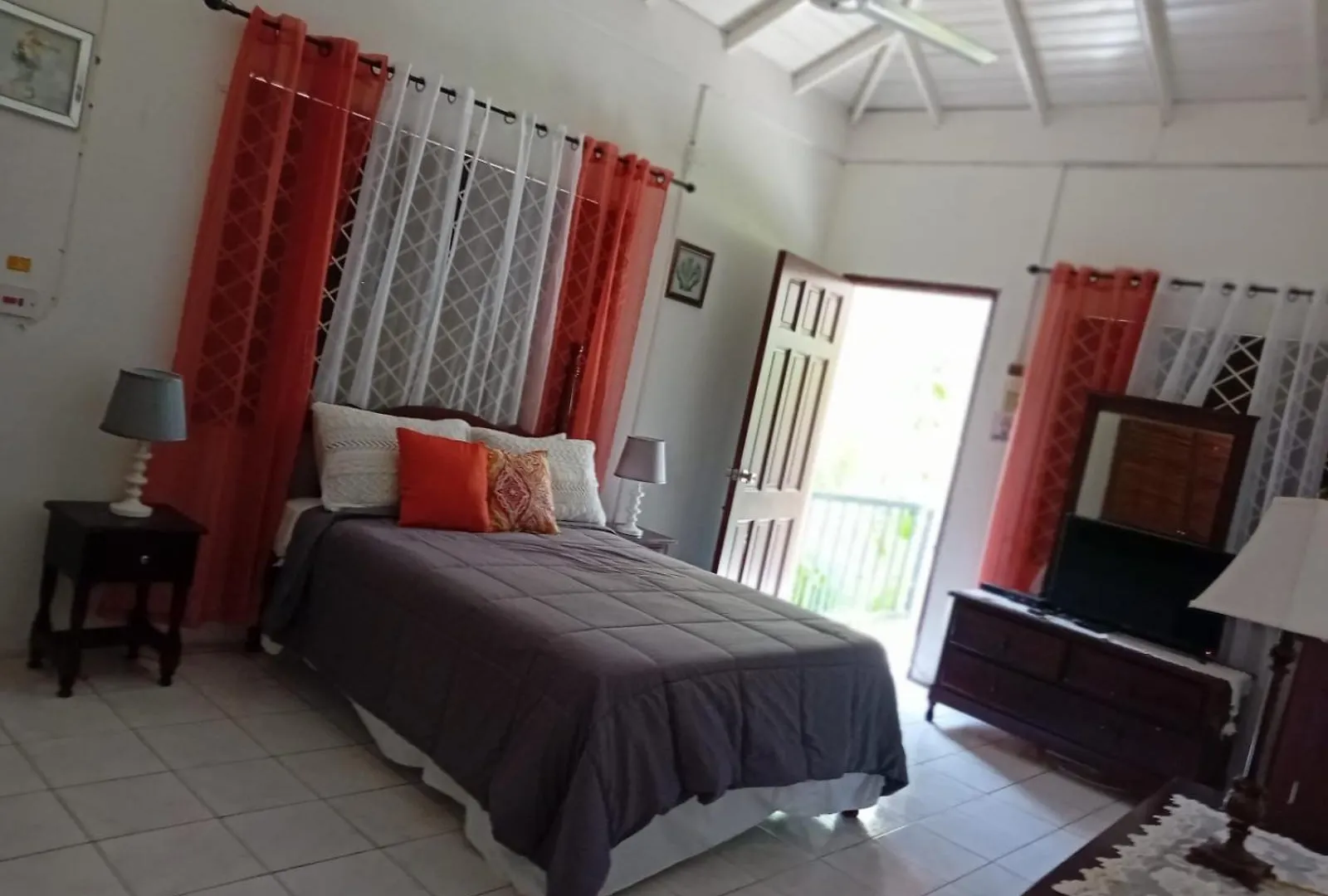 Inn Marge'S Vacation Rentals Negril